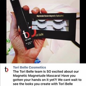 Eyelashes with magnetic mascara